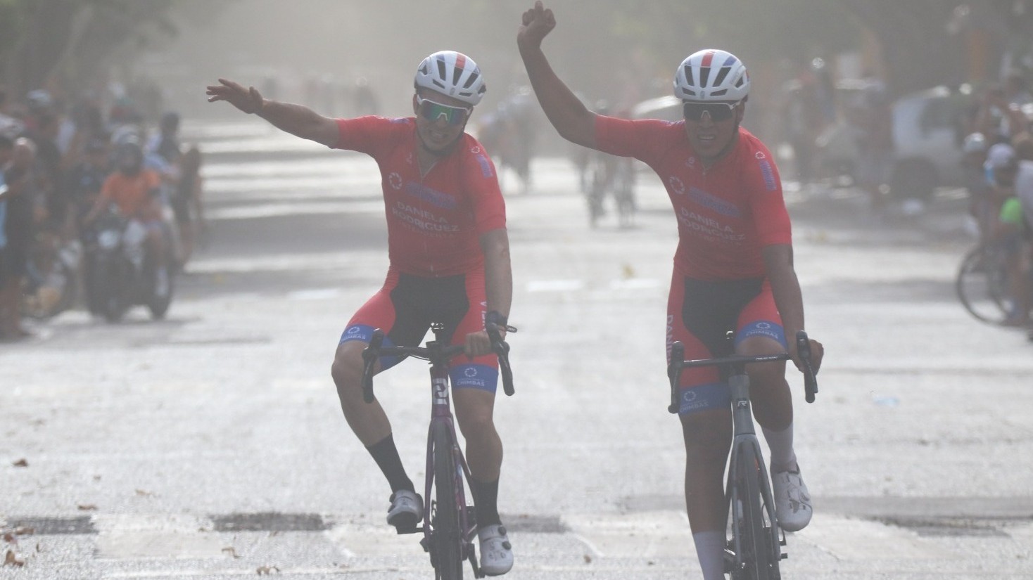 ¡Chimbas de fiesta en la Difunta! Leonardo Rodríguez se quedó con una etapa marcada por el viento