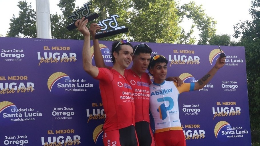 ¡Chimbas de fiesta en la Difunta! Leonardo Rodríguez se quedó con una etapa marcada por el viento