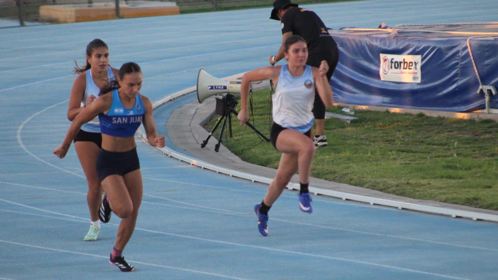 Atletismo: Isabela Gómez brilló en San Luis y sigue rompiendo cronómetros