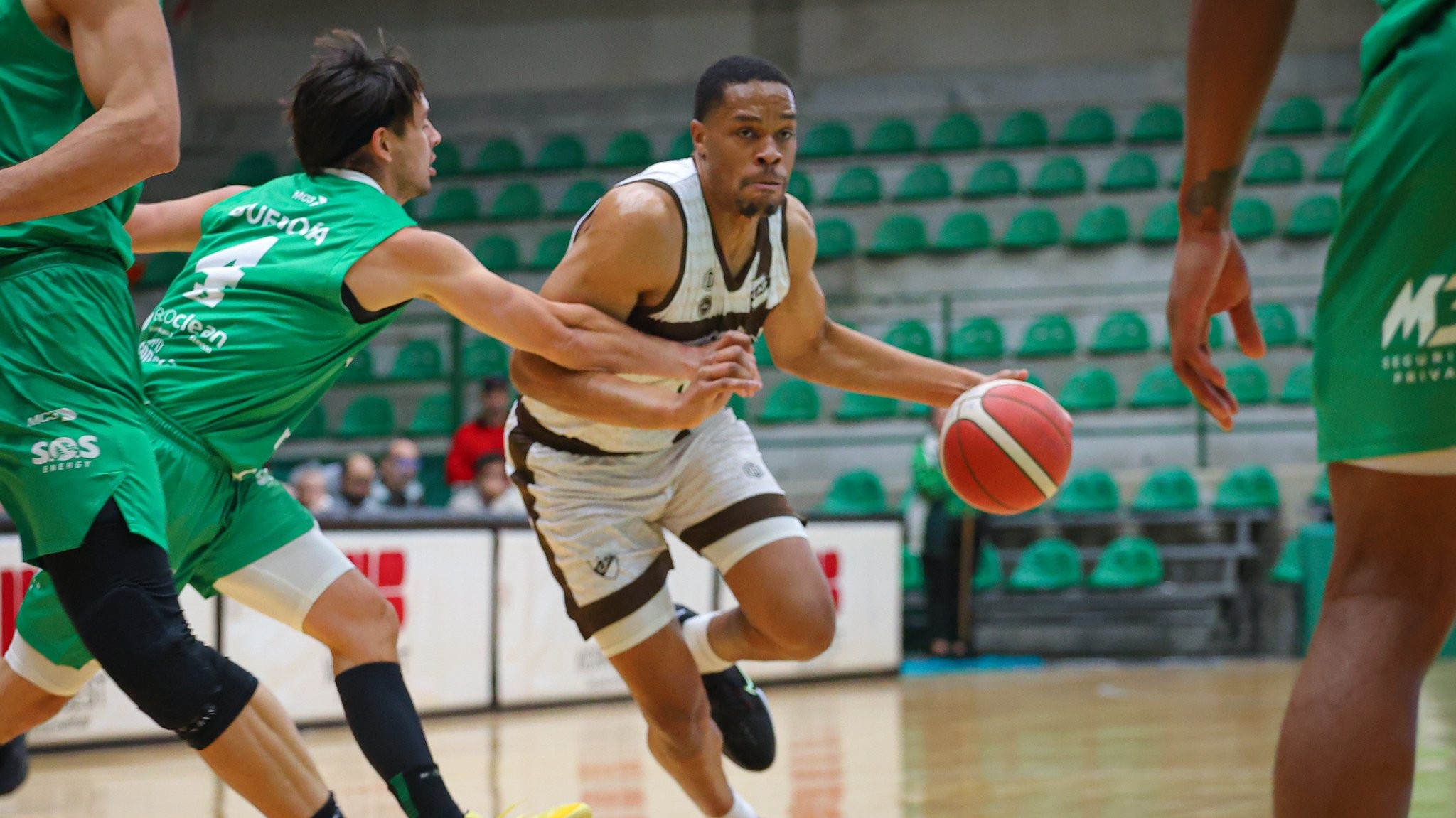 Platense tropezó en Córdoba y se complica el sueño de los PlayOffs