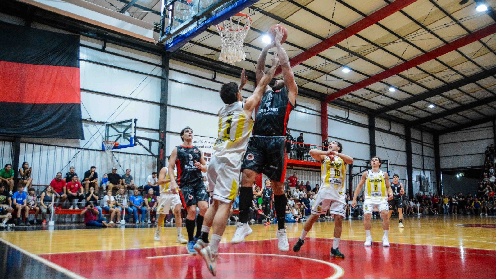 El cierre castigó a Urquiza: Gran batalla de las "Panteras" que no alcanzó ante el oficio de Unión Central