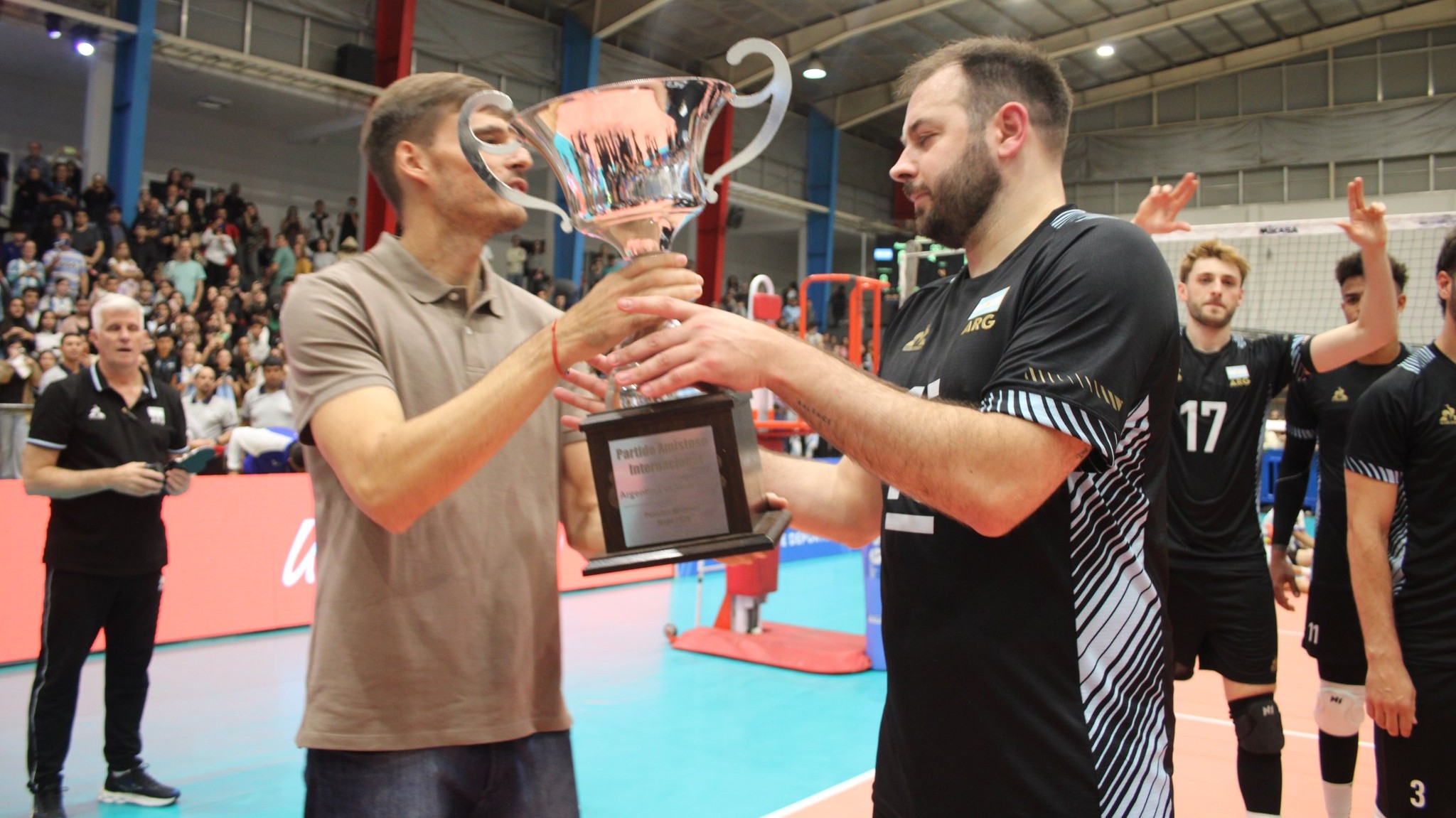 Argentina barrió a Venezuela en Posadas y calienta motores para la VNL